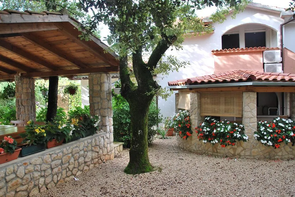 Apartments Barbara Skrbcici Pinezici (Krk)